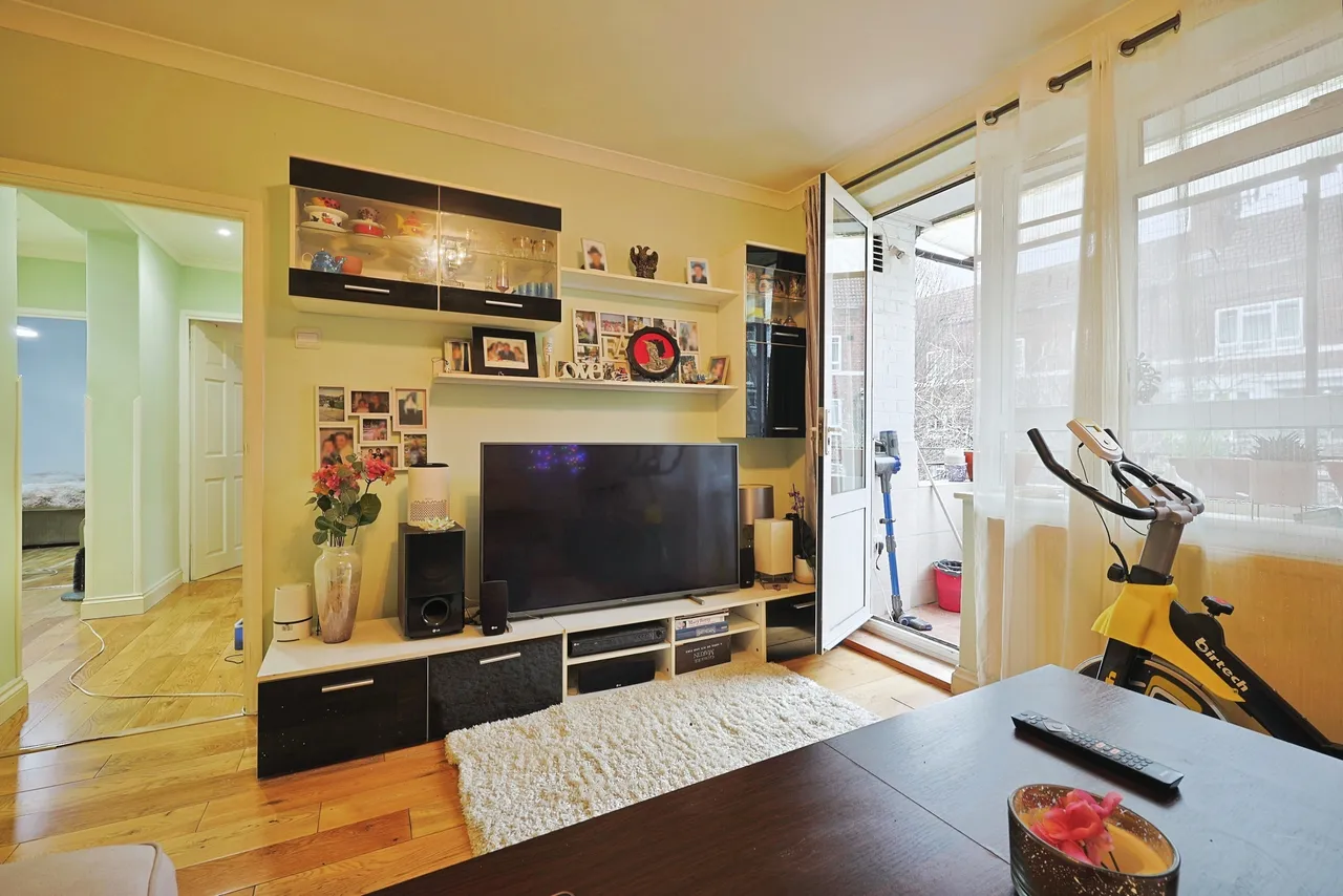 White City Estate, London, W12, photo 4