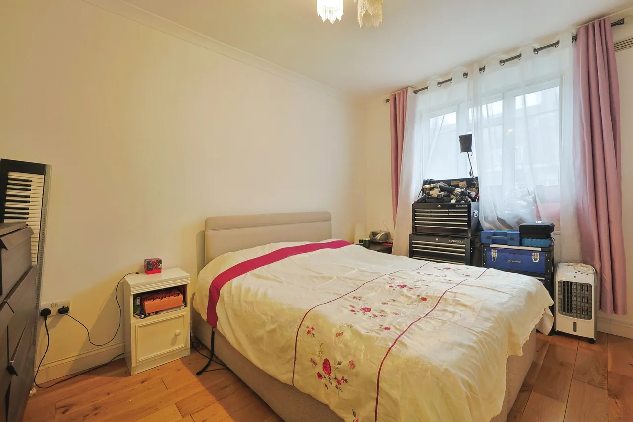 White City Estate, London, W12, photo 9