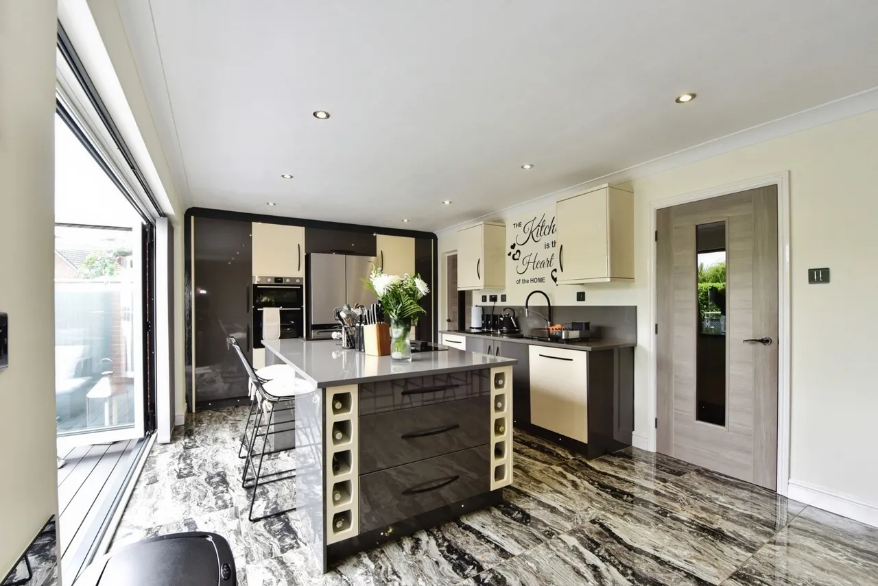 Toll House Mead, Mosborough, Sheffield, South Yorkshire, S20, photo 2