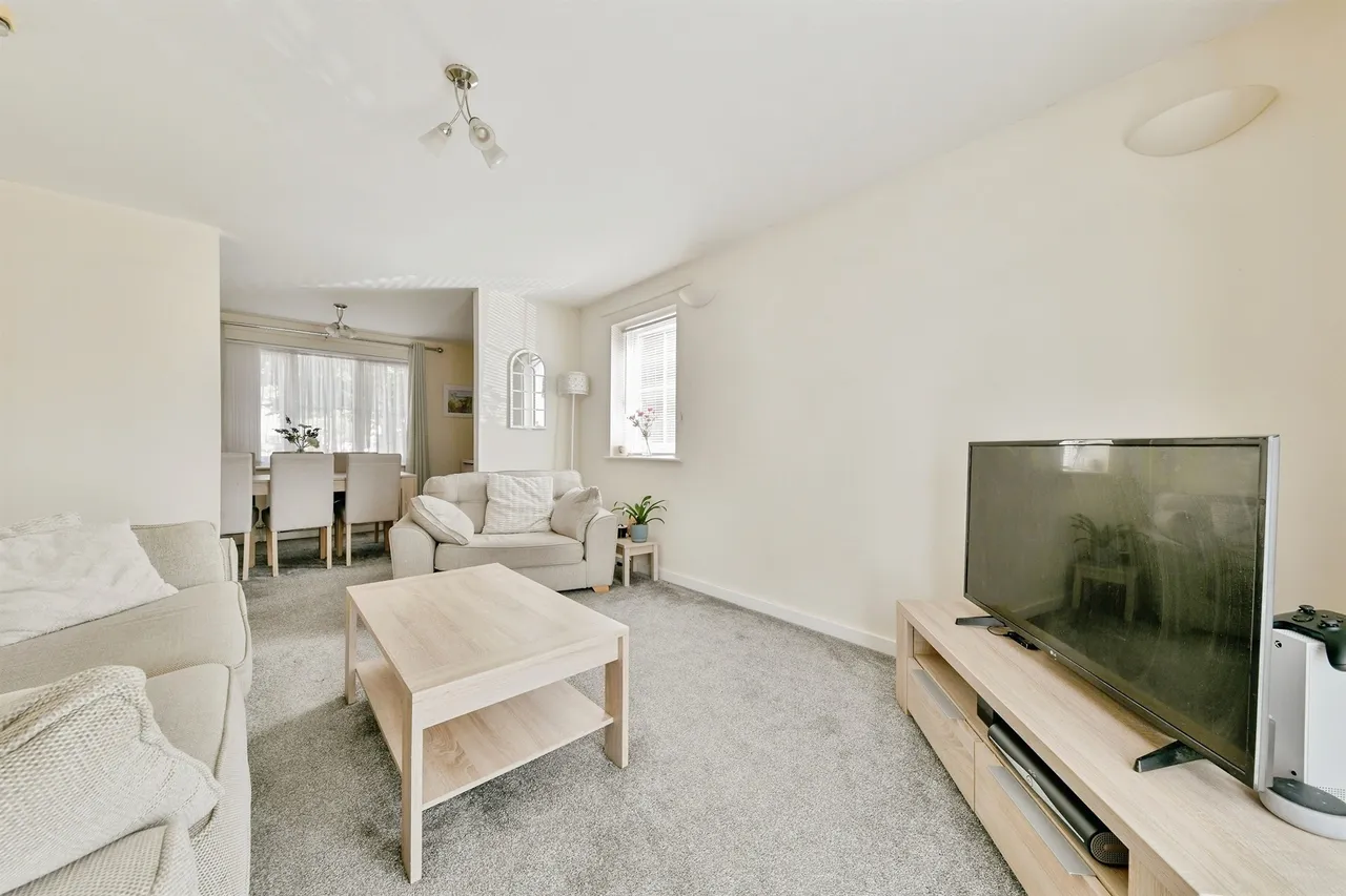 Priestley Road, Chells, SG2, photo 2