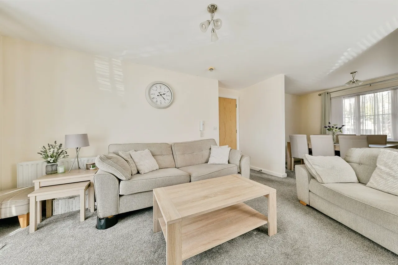 Priestley Road, Chells, SG2, photo 18