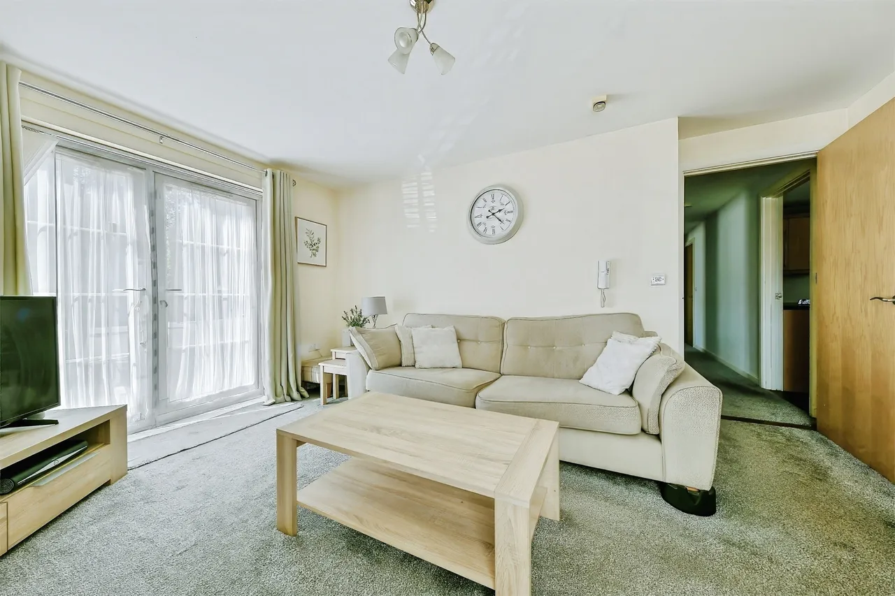 Priestley Road, Chells, SG2, photo 17