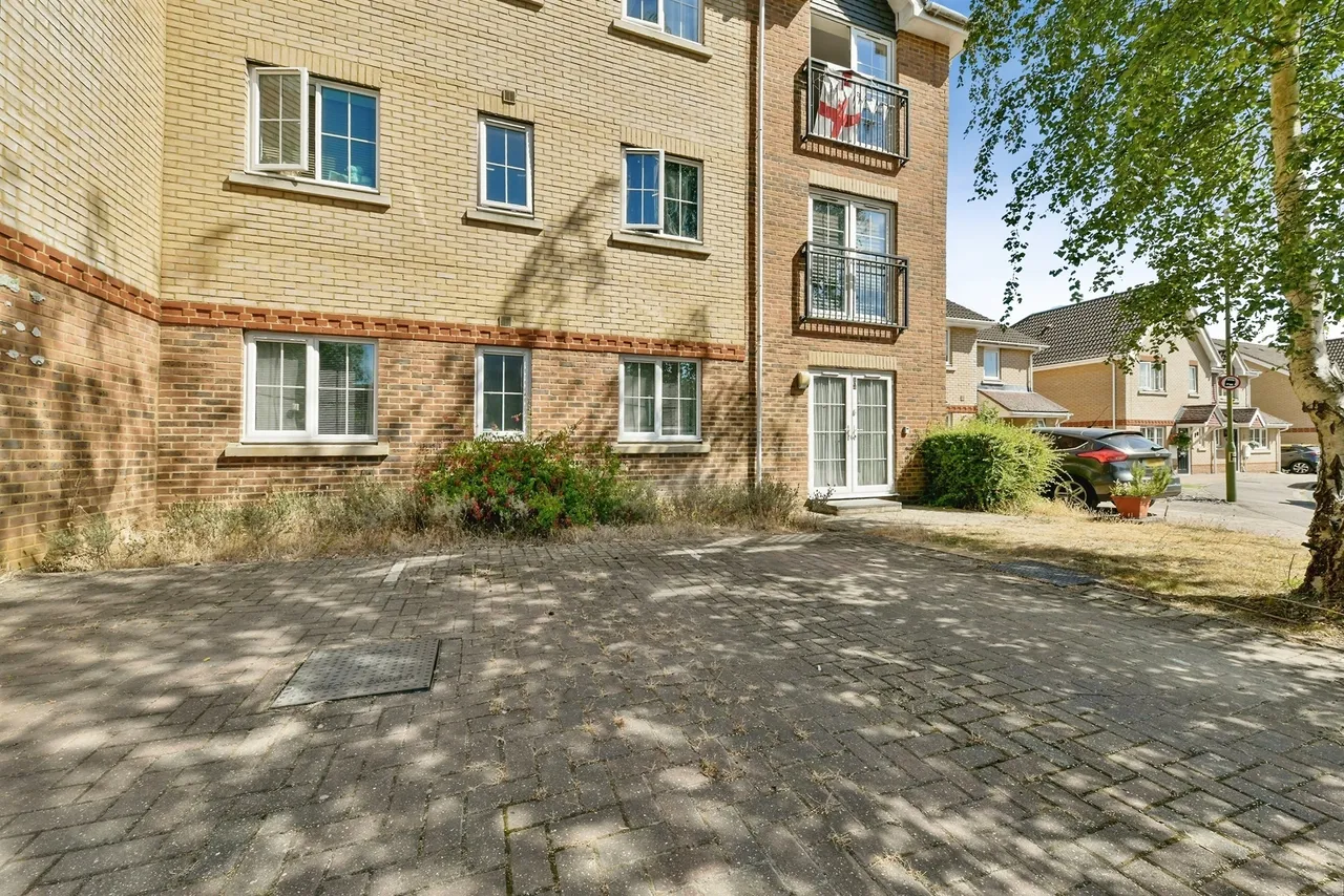 Priestley Road, Chells, SG2, photo 19