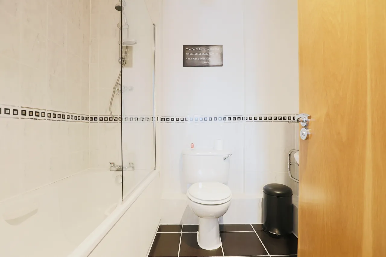 Manor House Drive, Coventry, West Midlands, CV1, photo 13