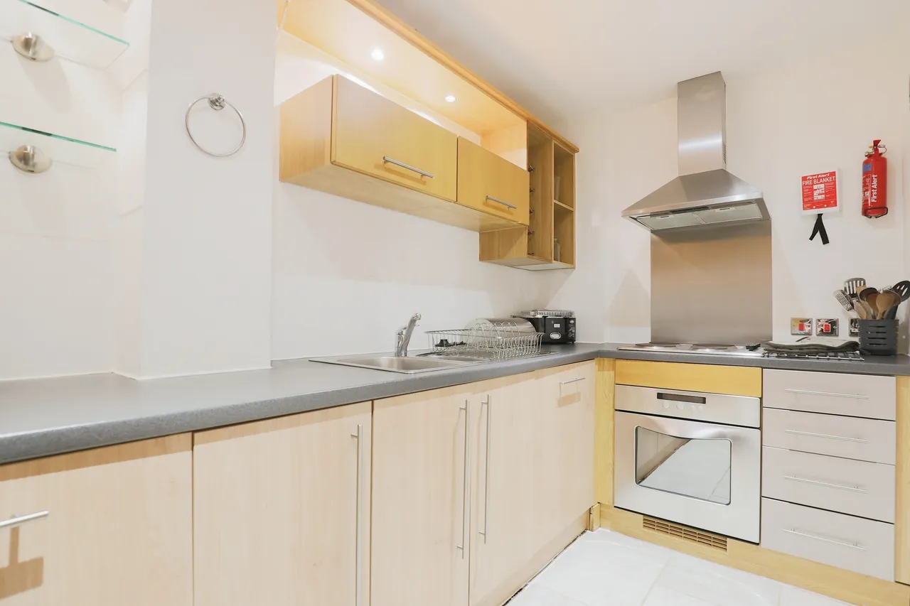 Manor House Drive, Coventry, West Midlands, CV1, photo 6
