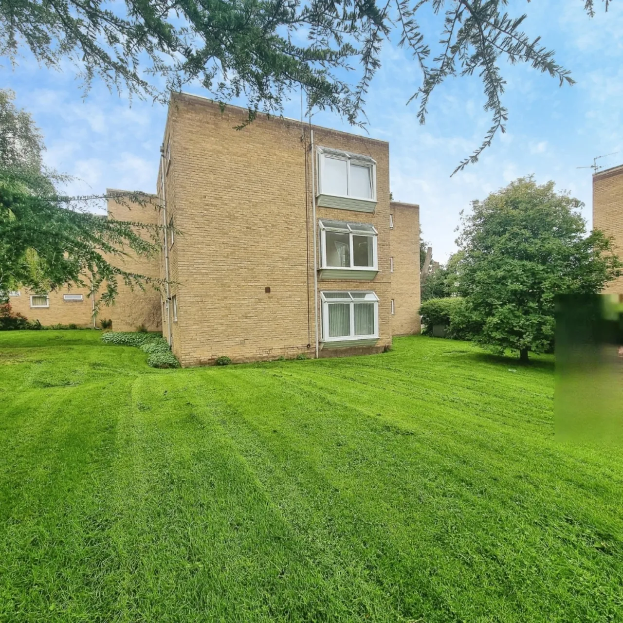 2 bed flat to rent, Mount Way, Wirral, CH63