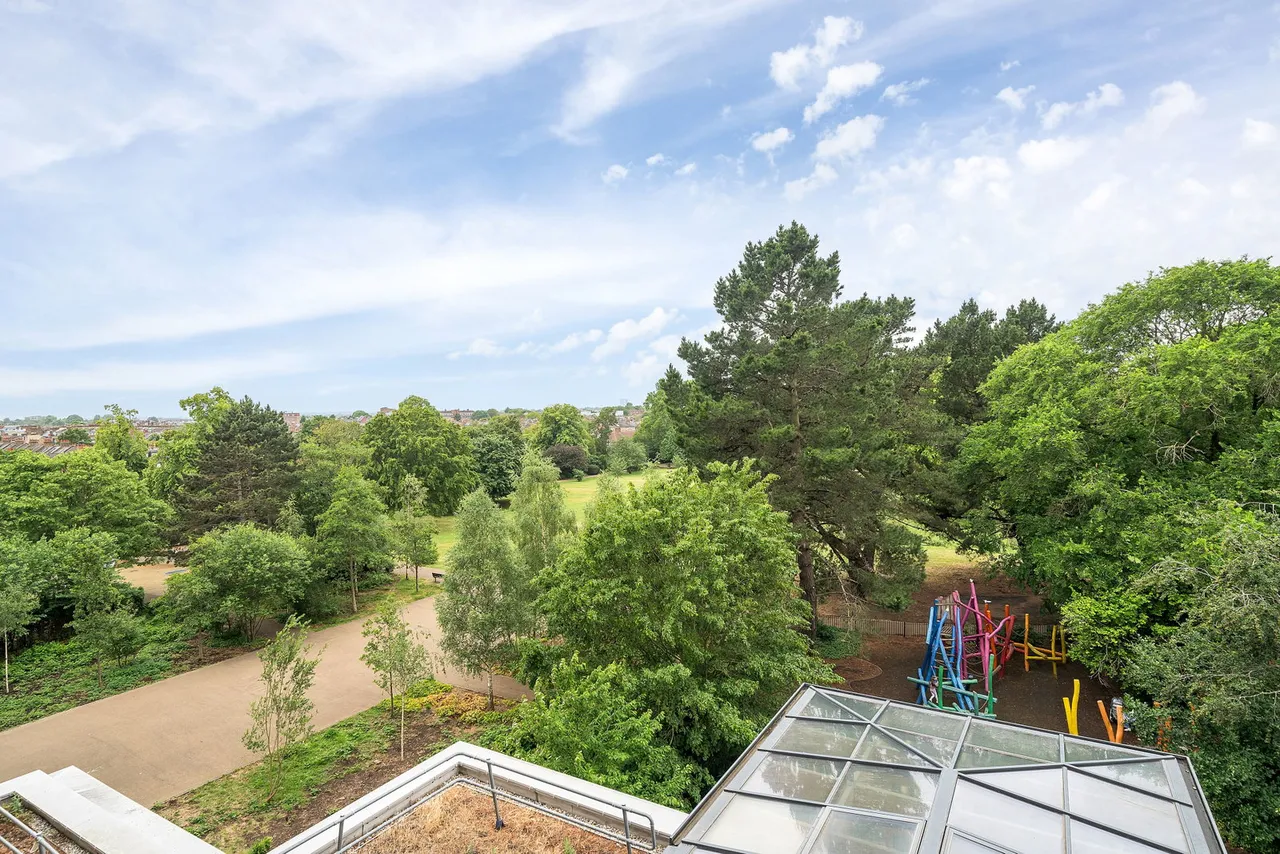 Cranston Court, Shepherd's Bush, W12, photo 9
