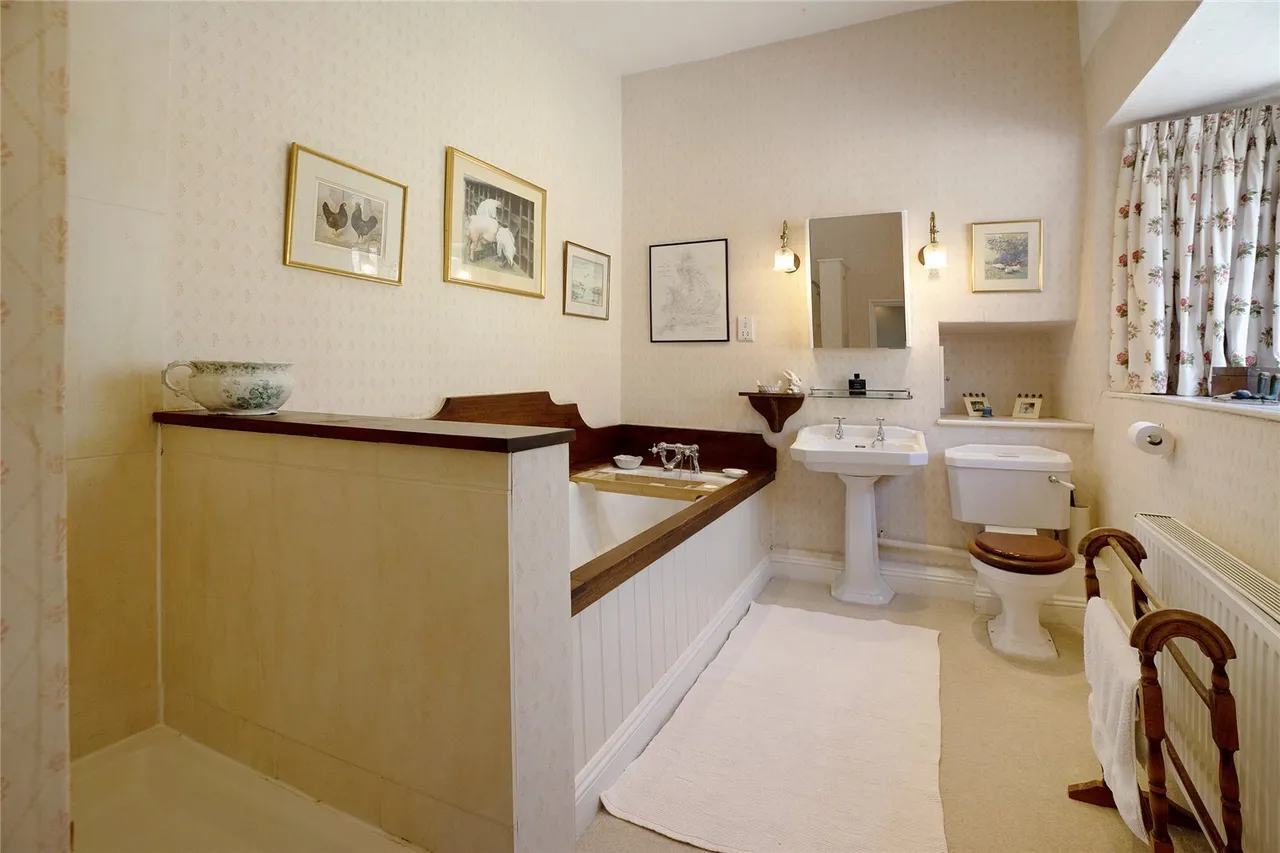 East Village, Crediton, EX17, photo 10