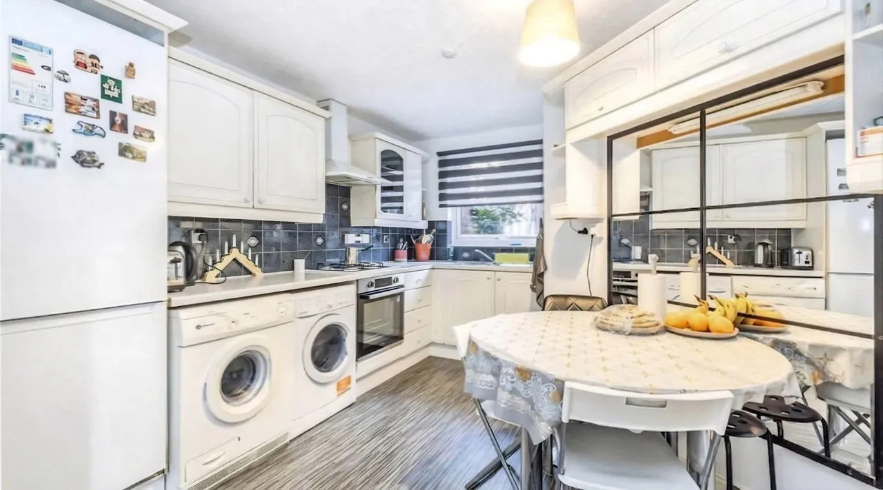 2 bed house for sale — Bennett Close, Northwood, Hillingdon, Greater London, HA6 1EP