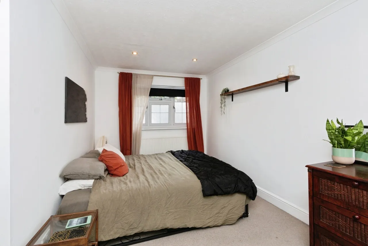 Tiverton Way, Camberley, GU16, photo 9