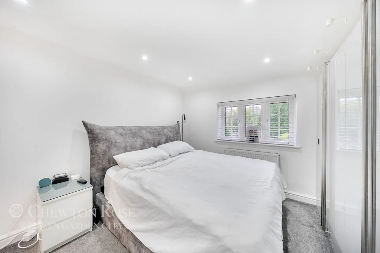 Manor Road, St Albans, photo 28