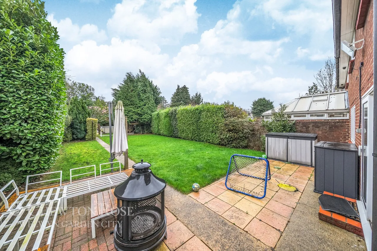Manor Road, St Albans, photo 39