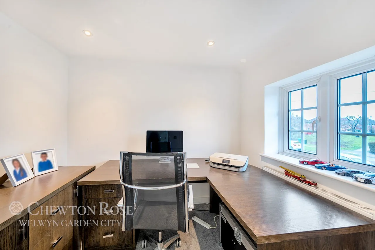 Manor Road, St Albans, photo 13