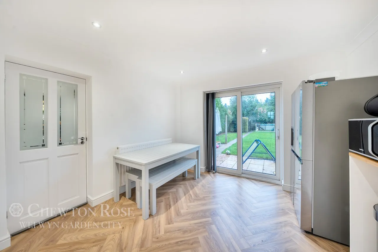 Manor Road, St Albans, photo 11