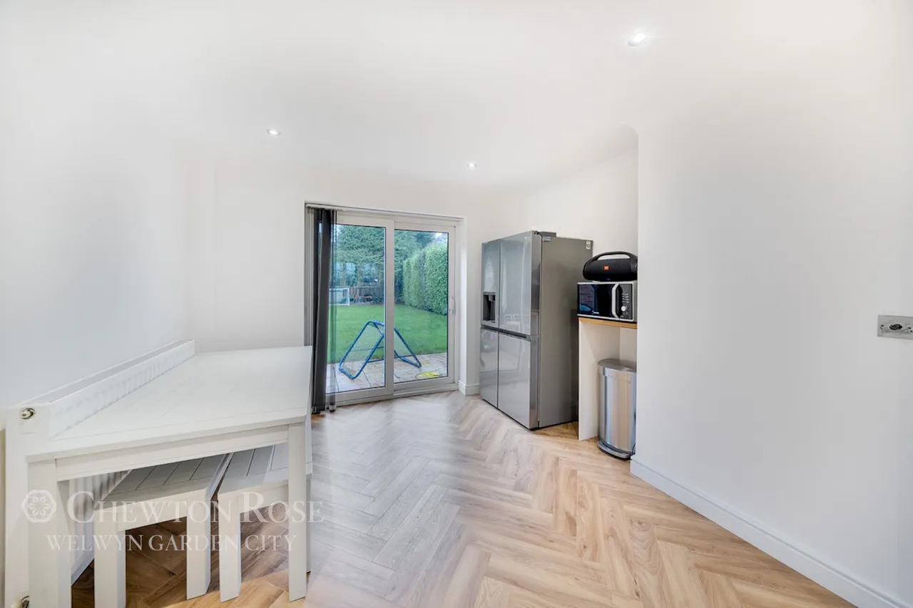 Manor Road, St Albans, photo 9