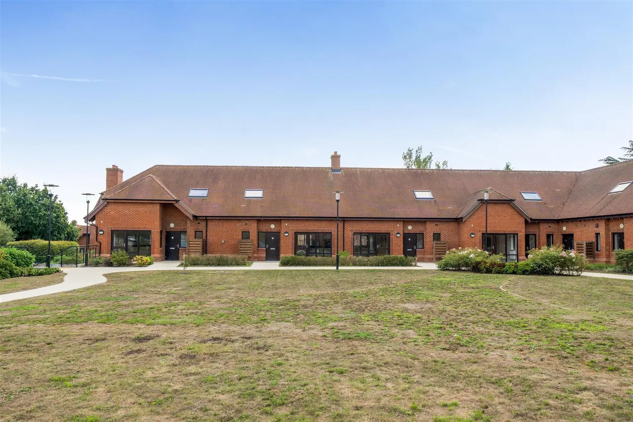 3 bed retirement for sale — Friary Meadow, Titchfield