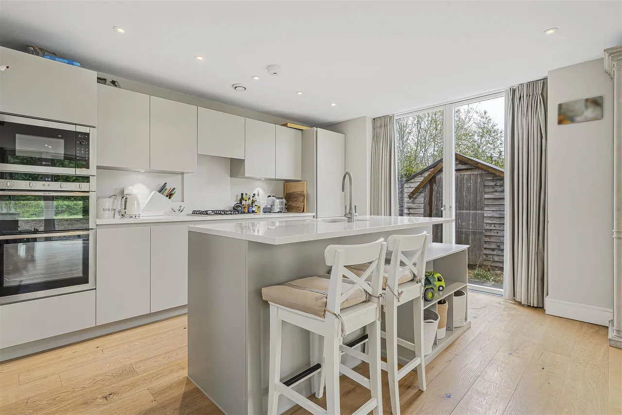 Trenchard Lane, Caversfield, photo 3