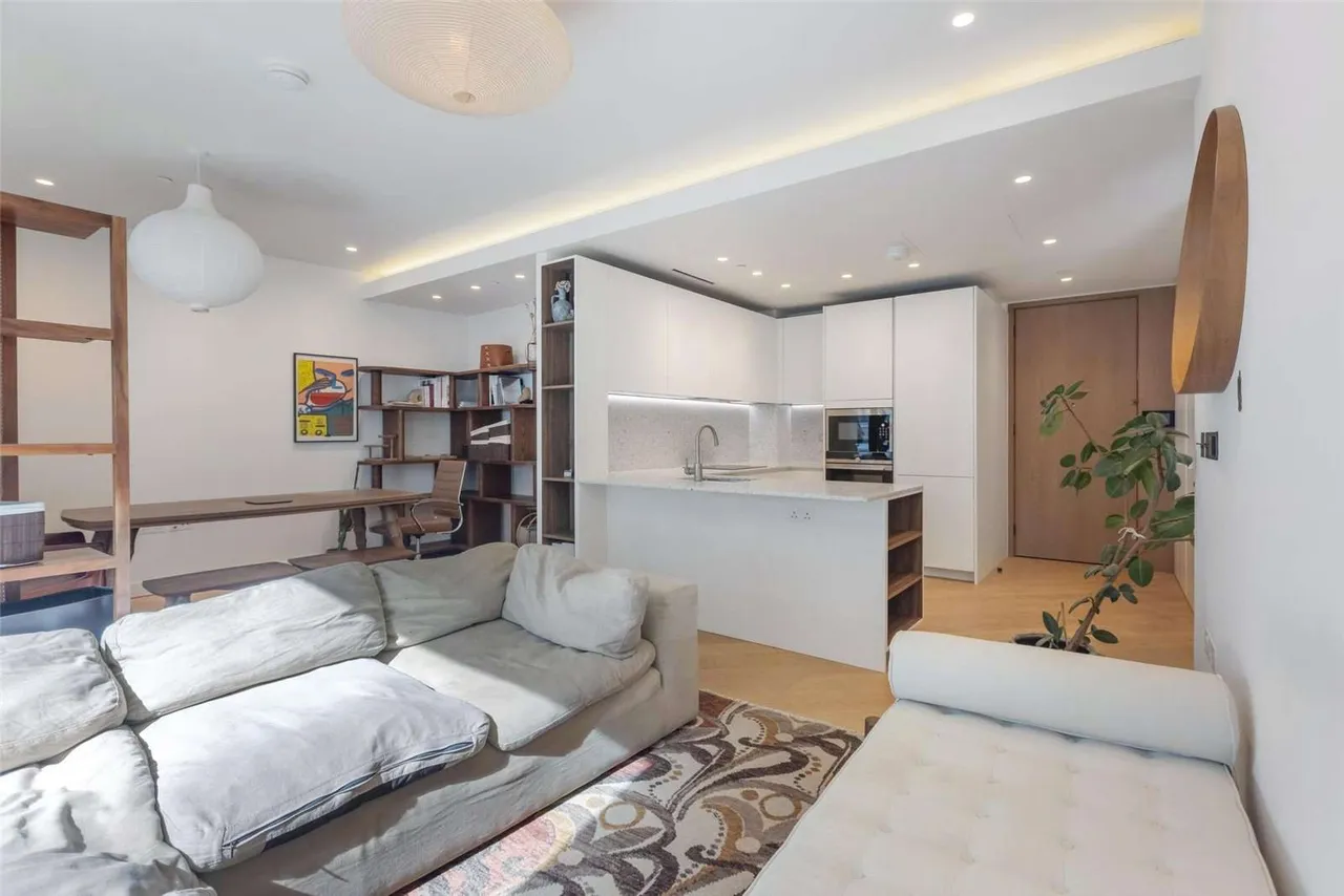 2 bed flat to rent — Wood Crescent, Television Centre, White City, London, W12 7GS