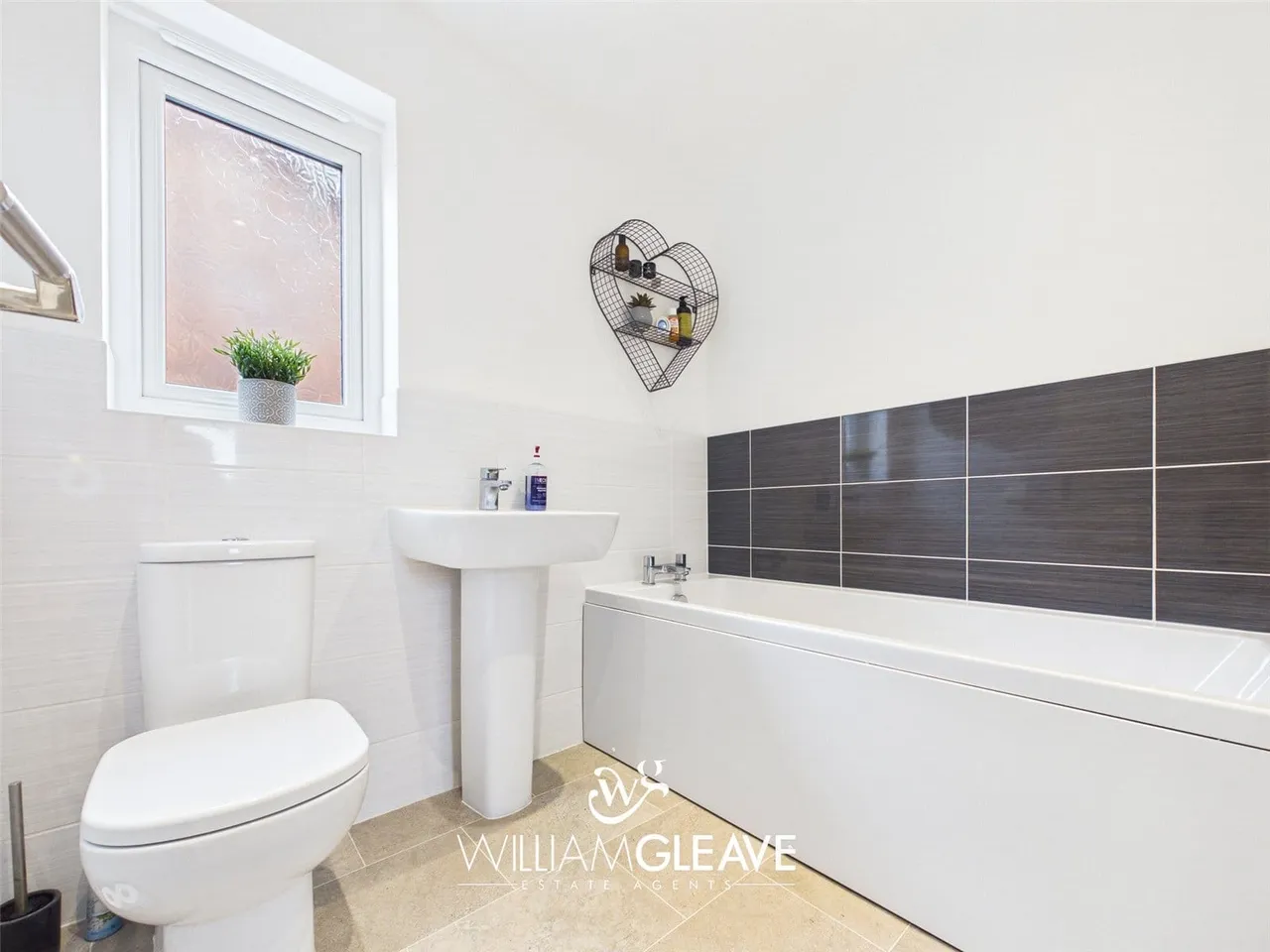 Ffordd Deiniol, Oakenholt, Flint, Flintshire, CH6 5FH, photo 16