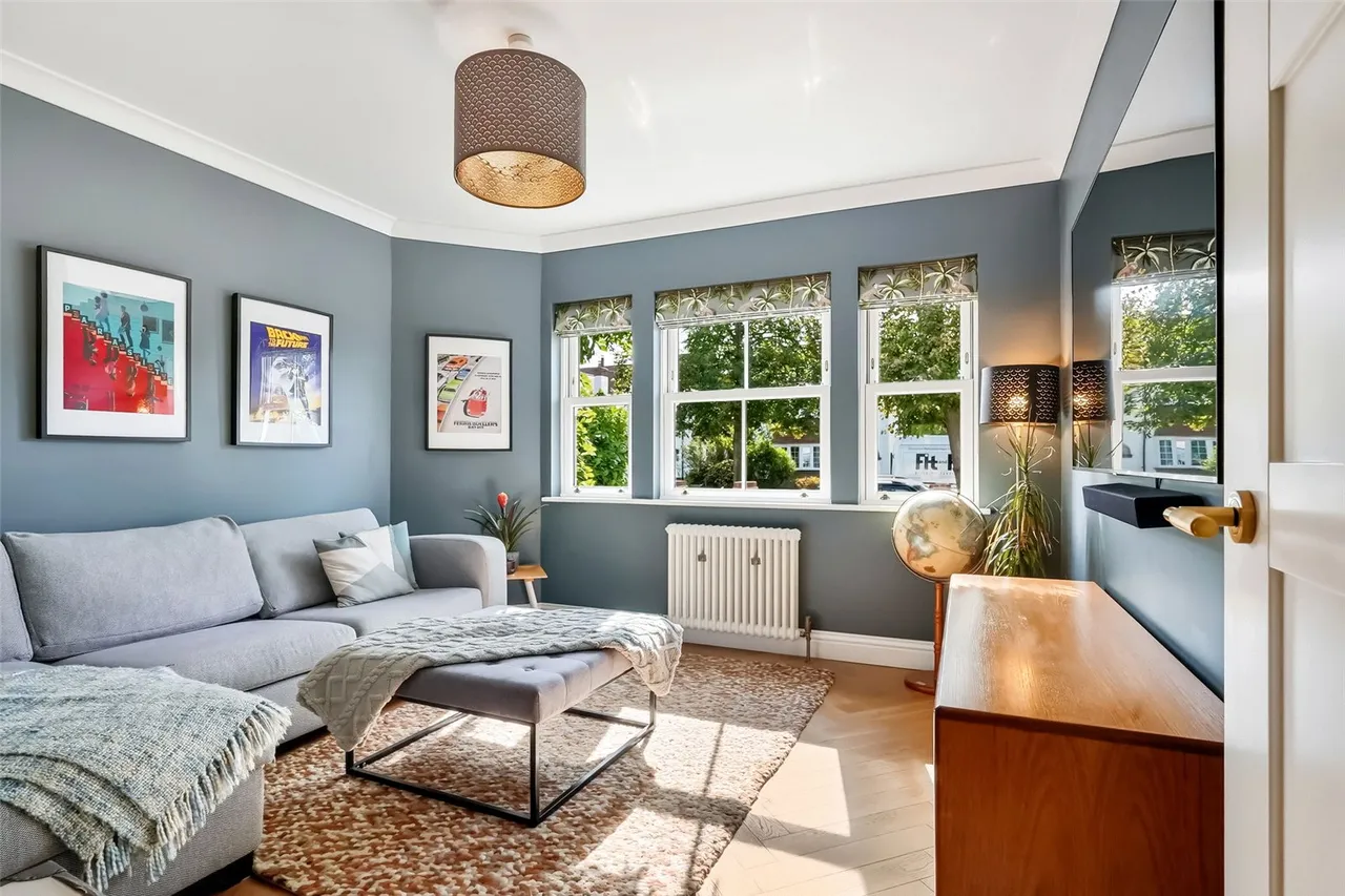 Courtlands Avenue, Hampton, TW12 3NT, photo 9