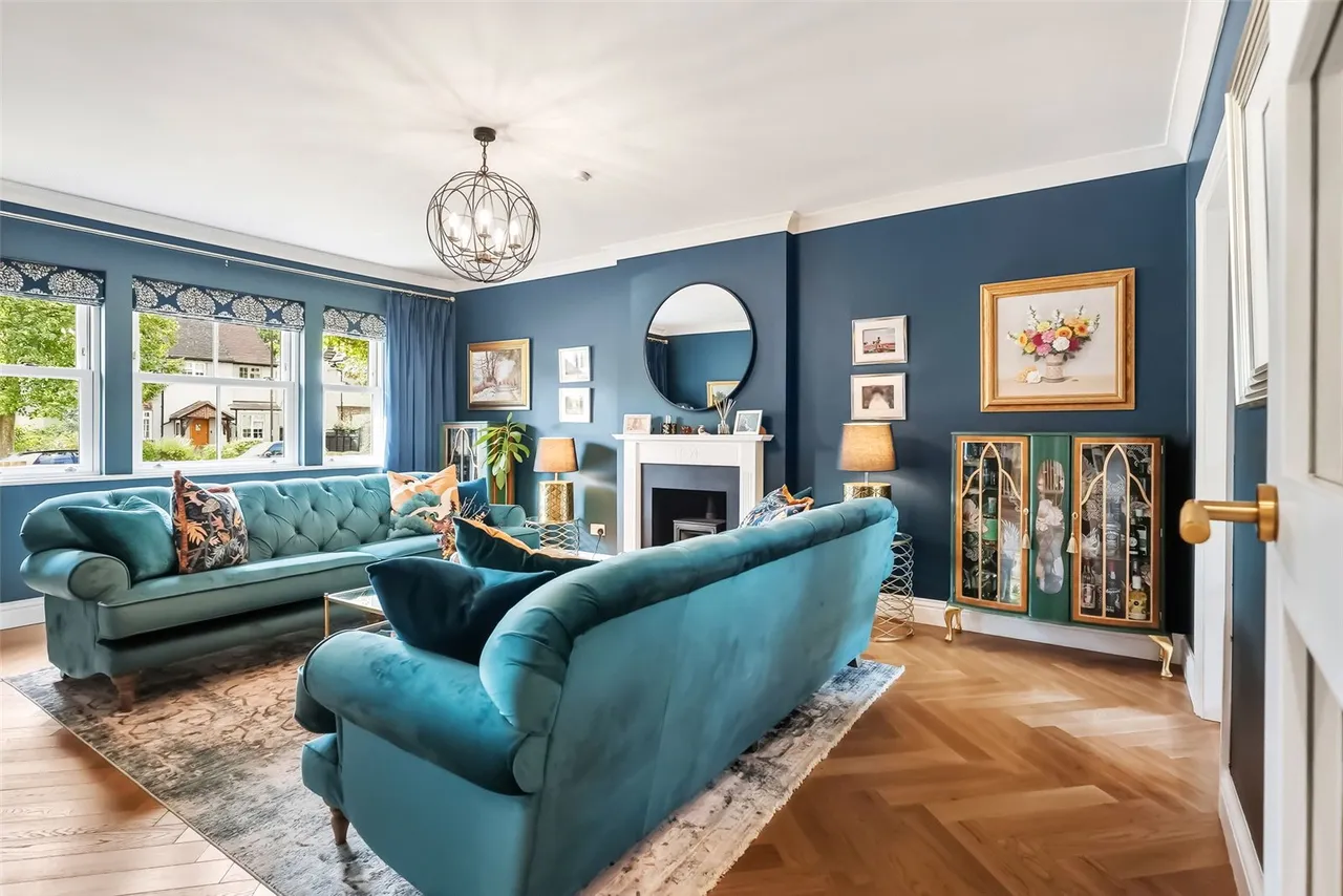 Courtlands Avenue, Hampton, TW12 3NT, photo 18