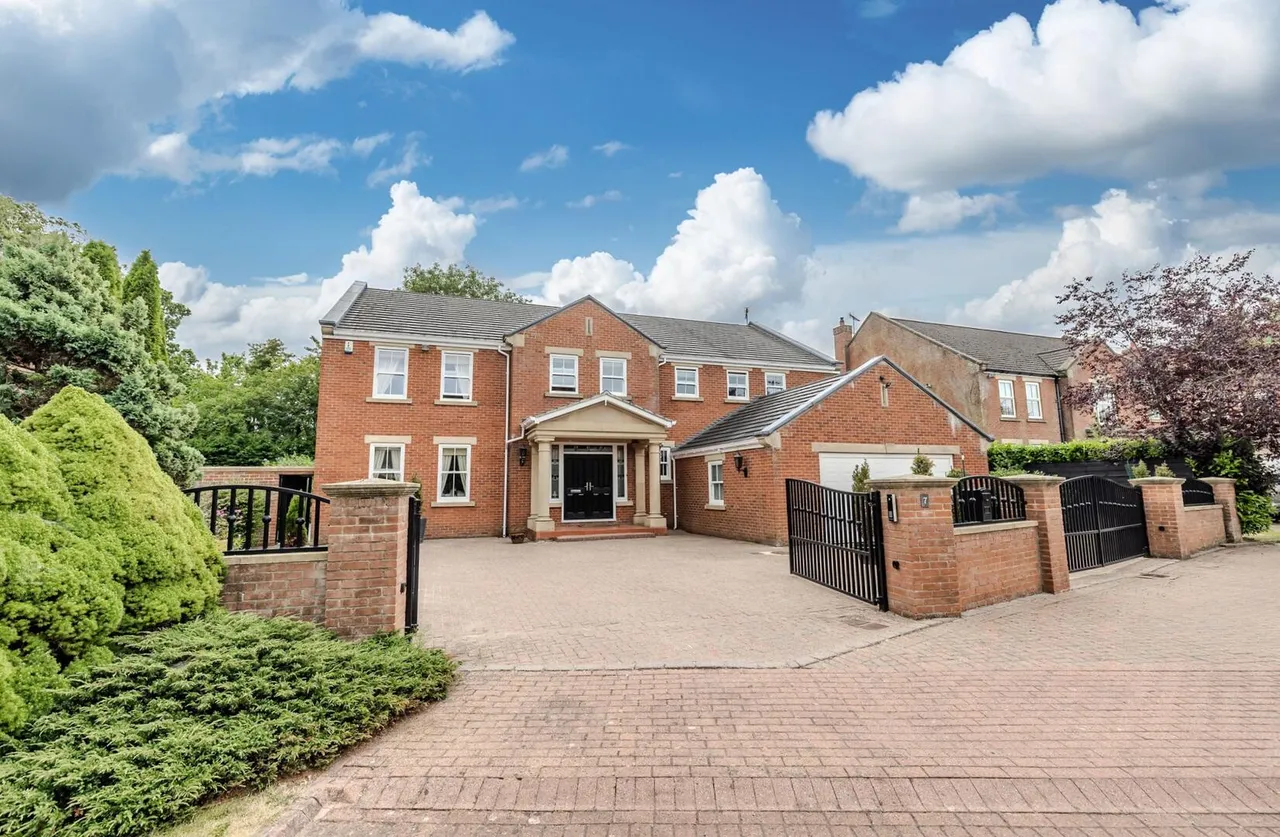 5 bed house for sale, The Drey, Darras Hall, NE20