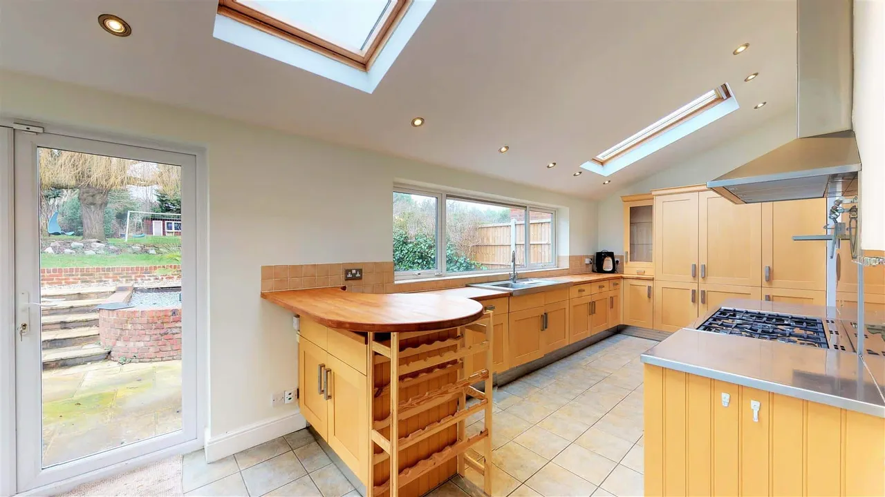 Wellfields, Loughton, photo 5