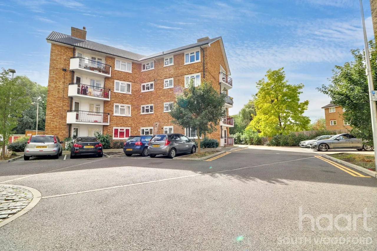 2 bed flat for sale, Chigwell Road, South Woodford, E18