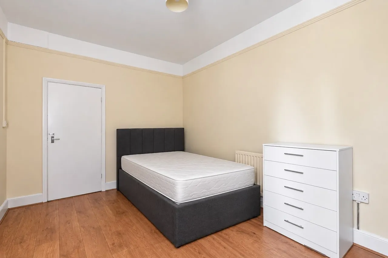 Salterford Road, LONDON, photo 4