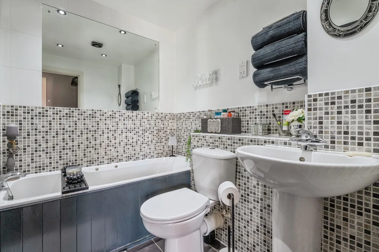 Athena Close, Southend-on-Sea, Essex, SS2, photo 4