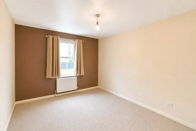 Eastcott Close, Blackburn, BB2, photo 12