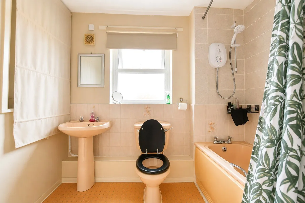 Eastcott Close, Blackburn, BB2, photo 16