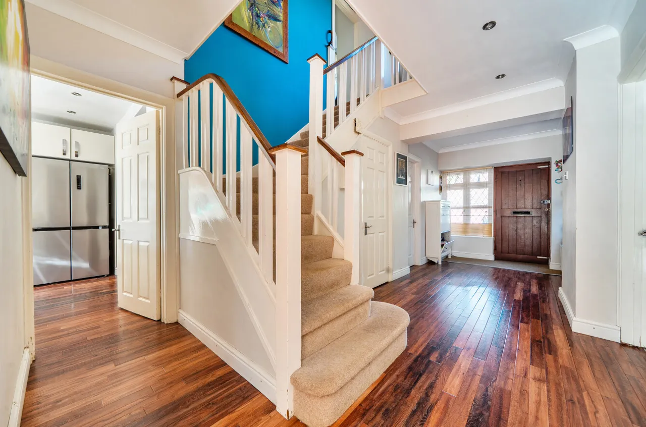 Beverley Close, Camberley, GU15, photo 5