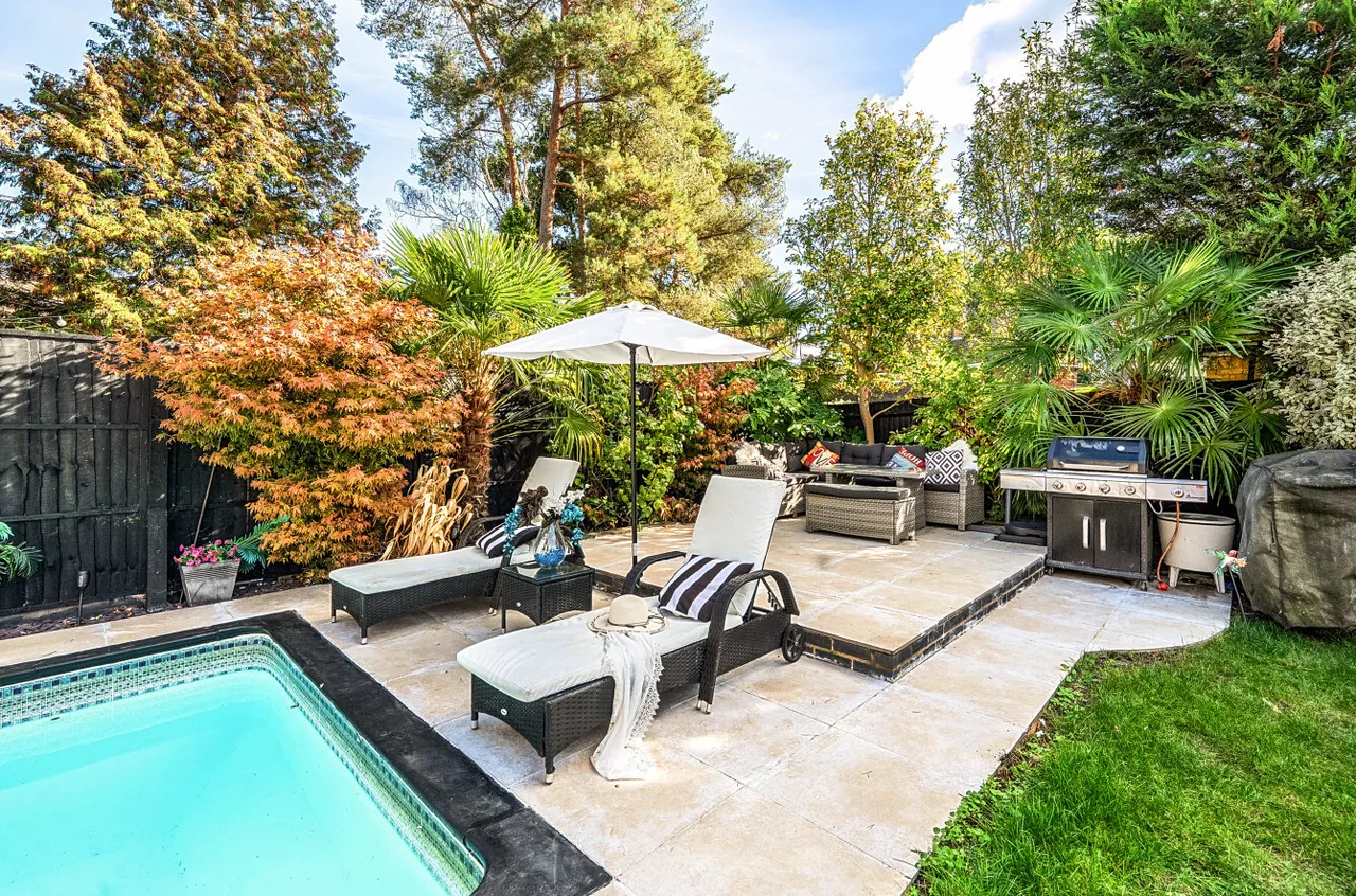 Beverley Close, Camberley, GU15, photo 14