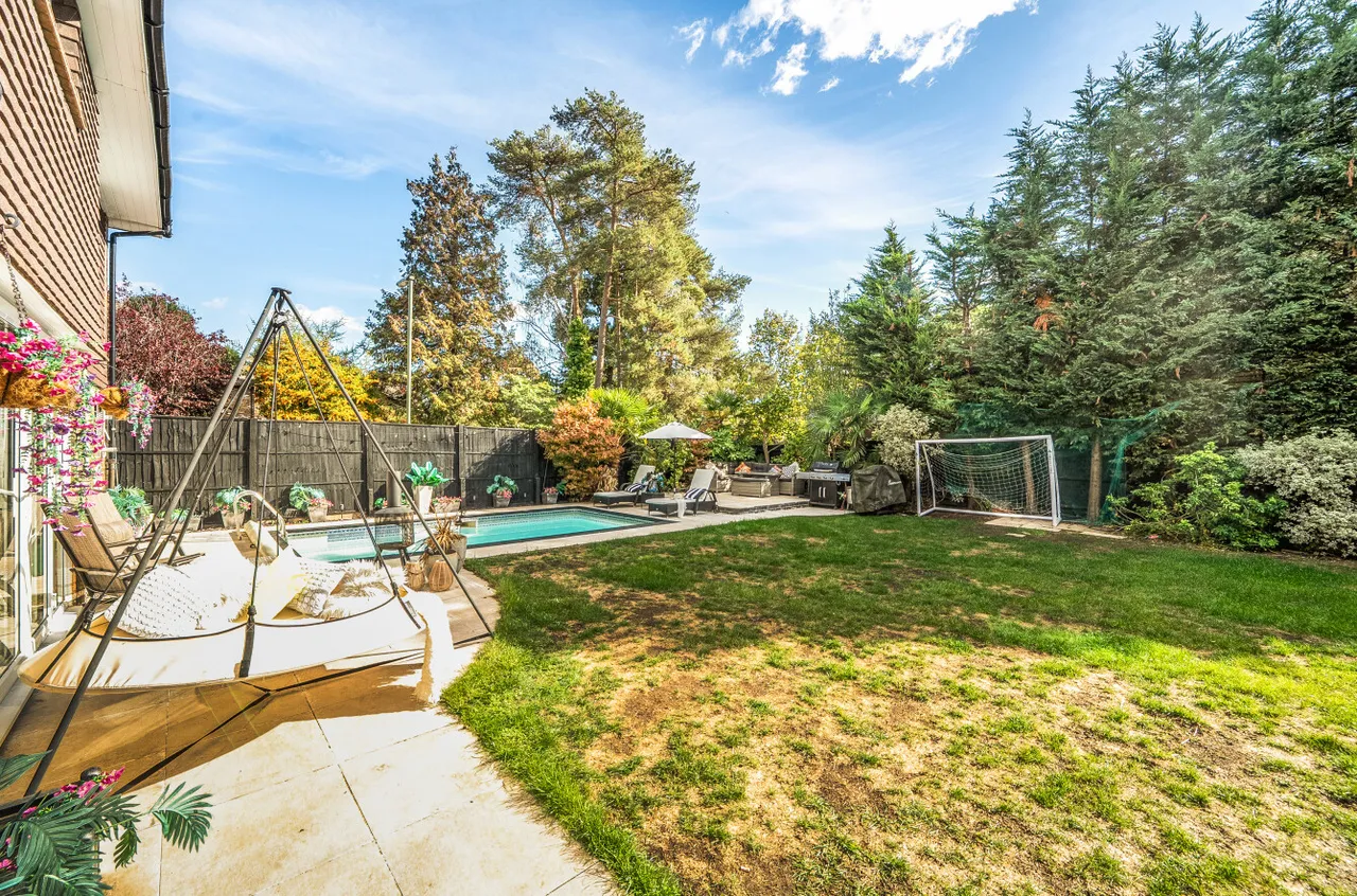 Beverley Close, Camberley, GU15, photo 17