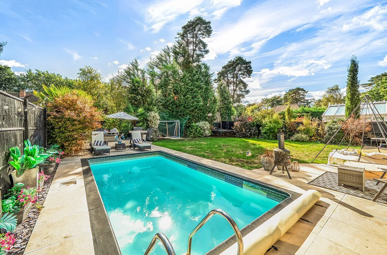 Beverley Close, Camberley, GU15, photo 6