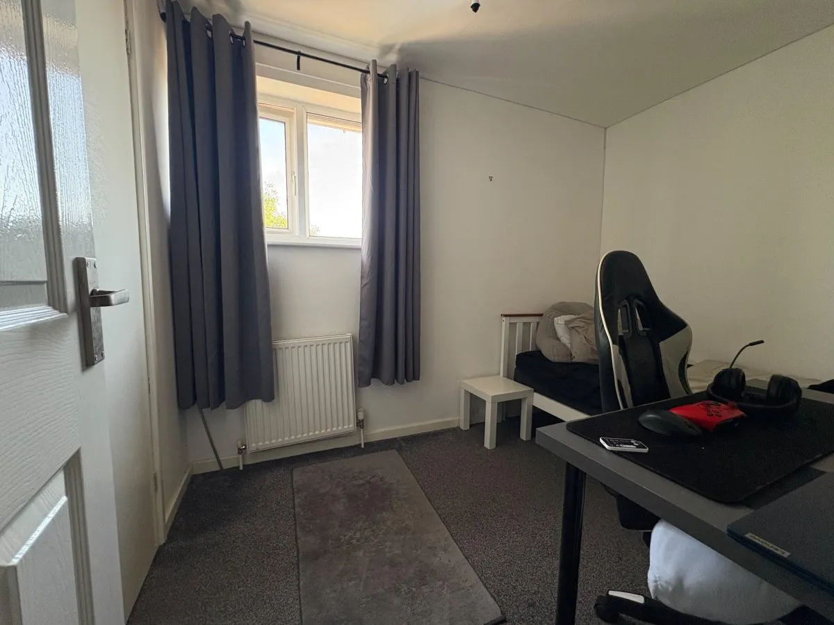 Shaftesbury Drive, Hoyland, photo 7