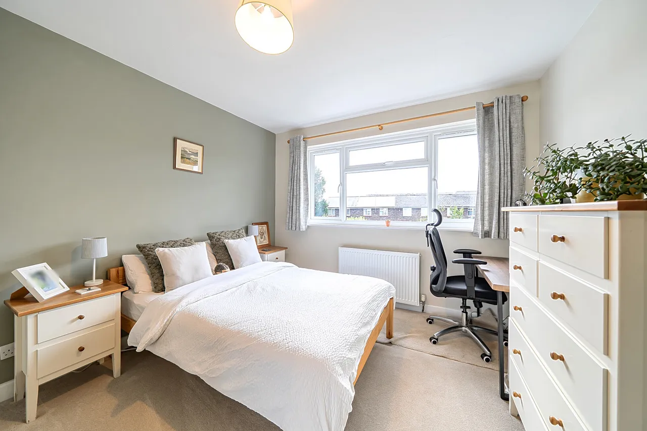 Hall Close, Mill End, WD3, photo 18
