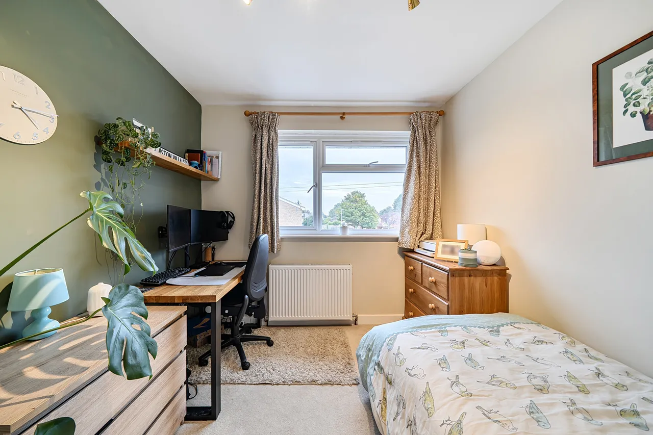 Hall Close, Mill End, WD3, photo 13