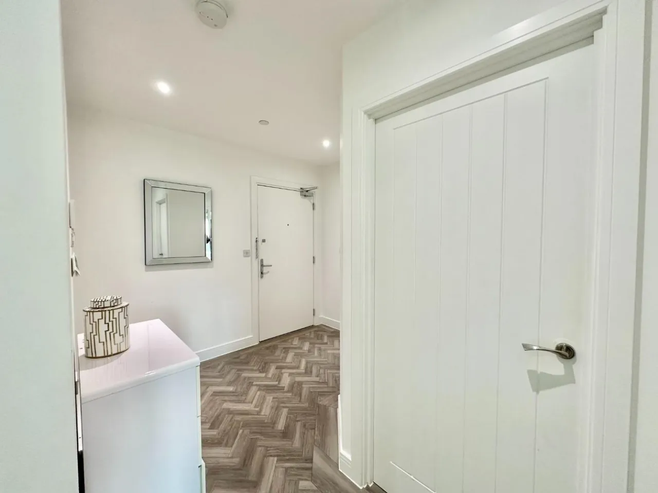 Blyth Road, Hayes, UB3, photo 2