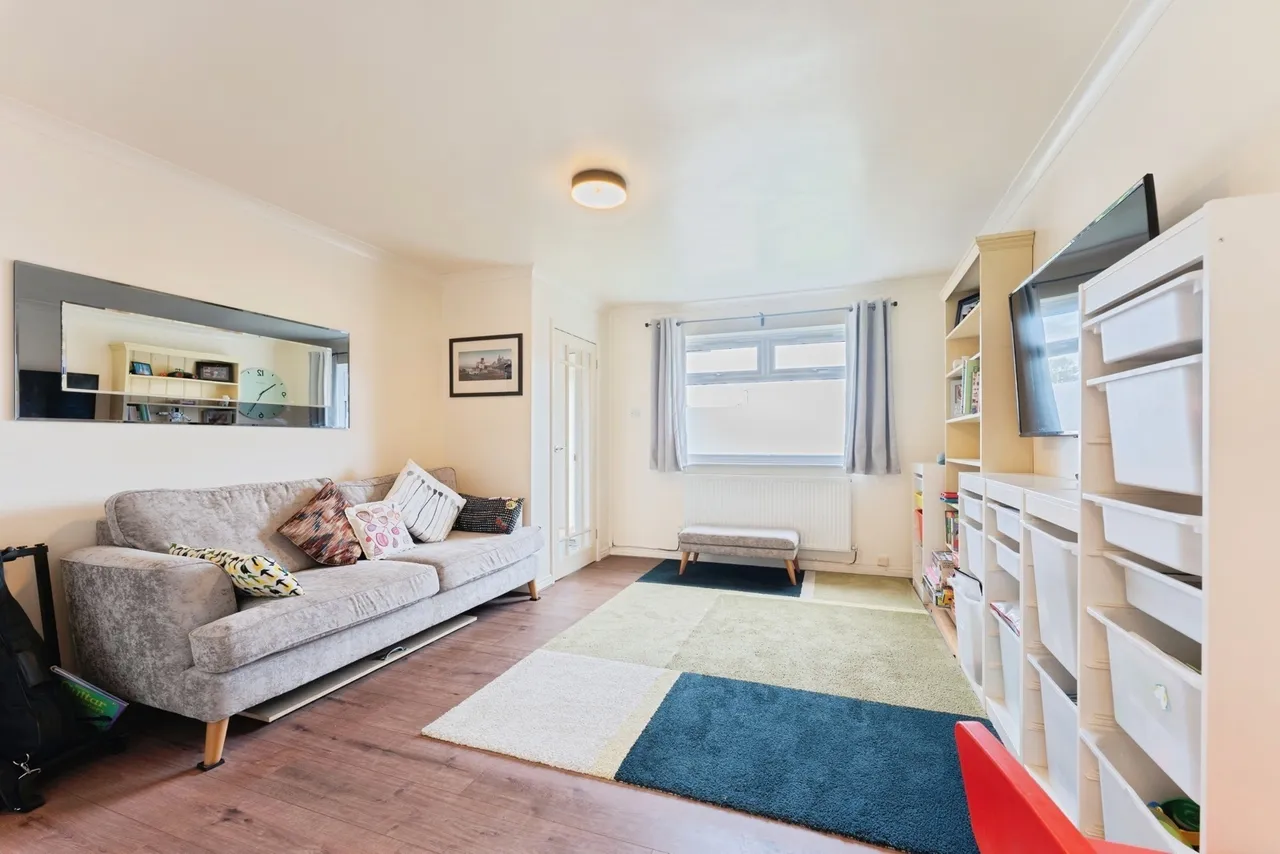 Griffiths Close, Wirral, CH49, photo 2