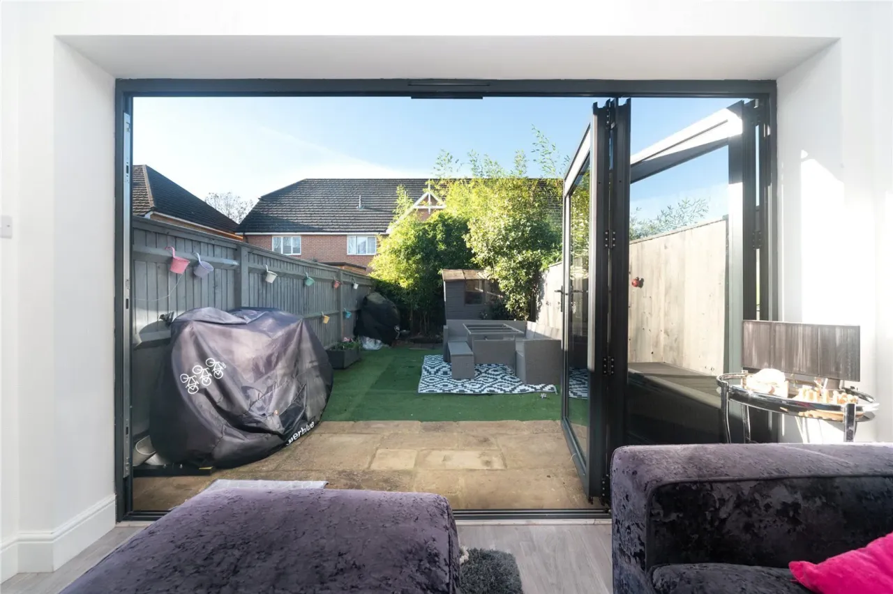 Campbell Close, Byfleet, West Byfleet..., photo 10