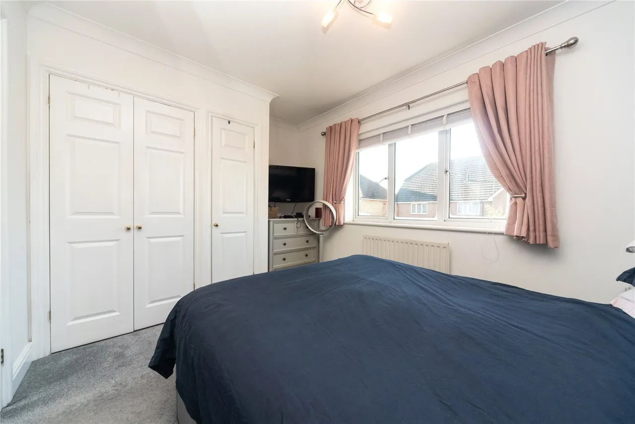 Campbell Close, Byfleet, photo 18