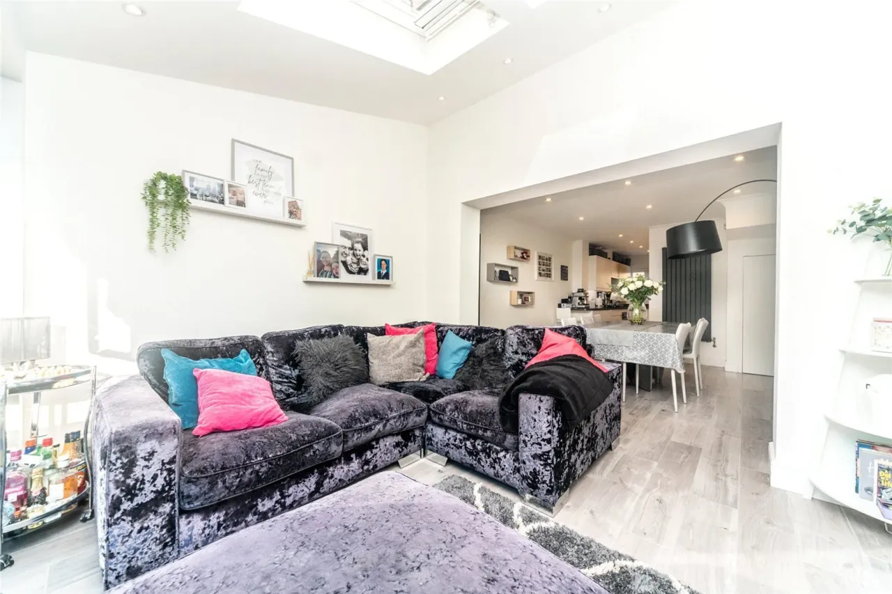 Campbell Close, Byfleet, West Byfleet..., photo 8