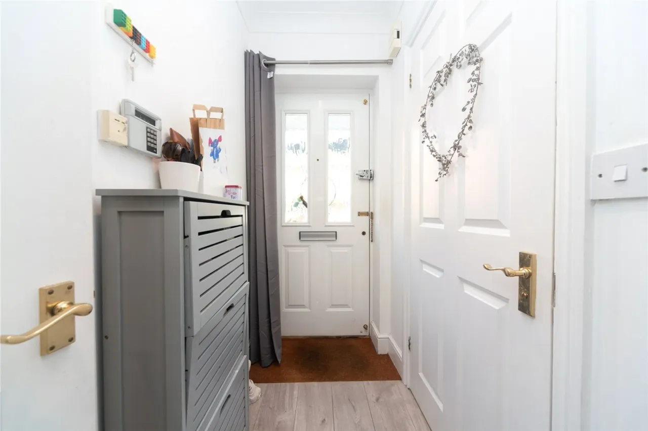 Campbell Close, Byfleet, West Byfleet..., photo 7