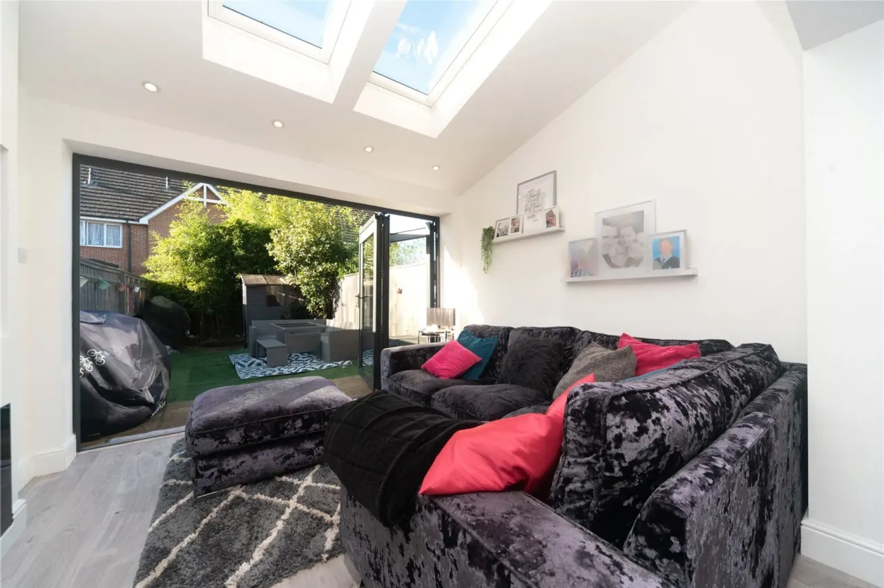Campbell Close, Byfleet, West Byfleet..., photo 9