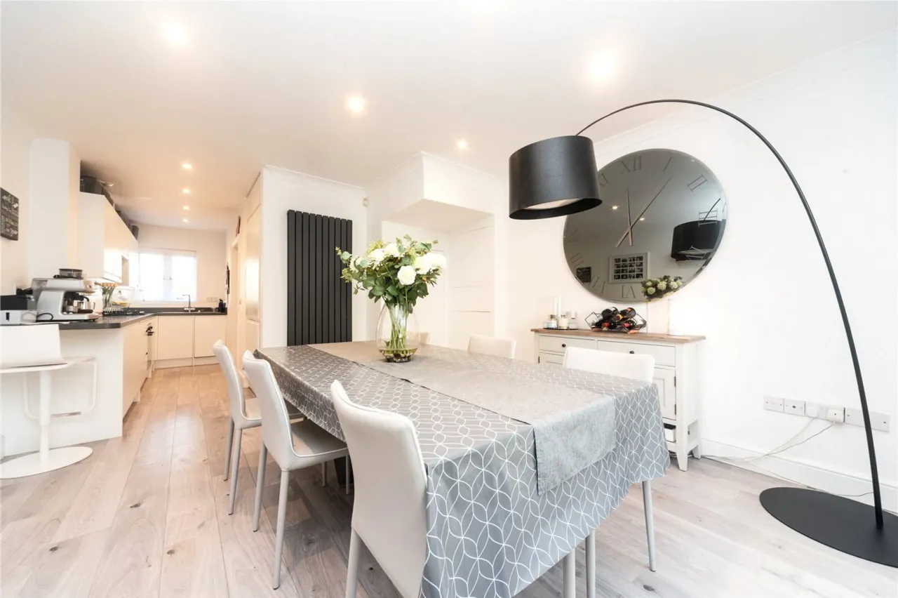 Campbell Close, Byfleet, West Byfleet..., photo 5