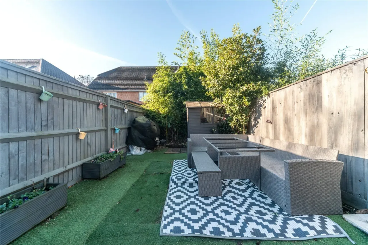 Campbell Close, Byfleet, West Byfleet..., photo 23