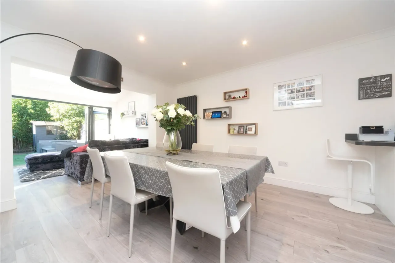 Campbell Close, Byfleet, West Byfleet..., photo 4
