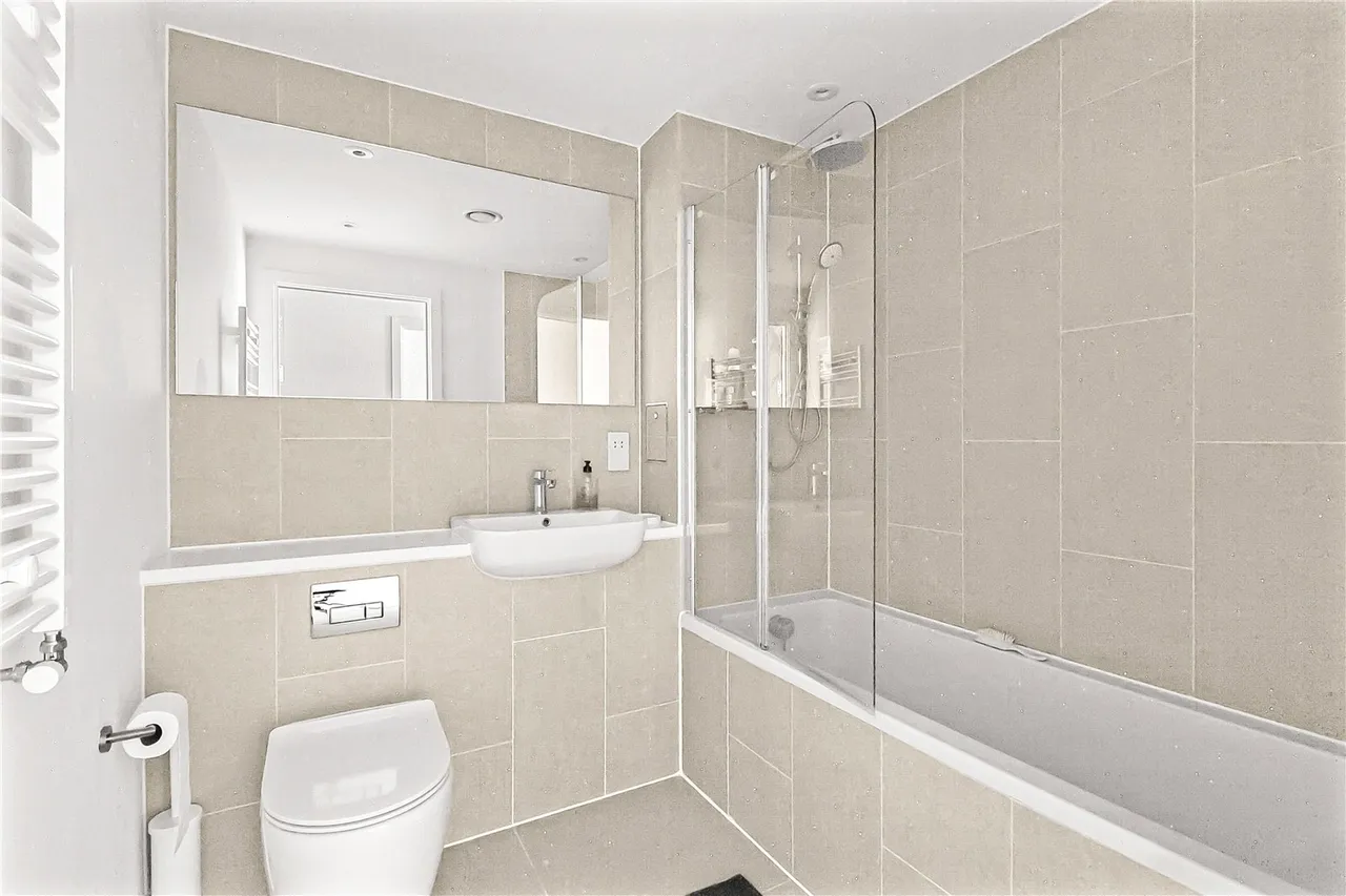 Station Road North, Egham, TW20, photo 12
